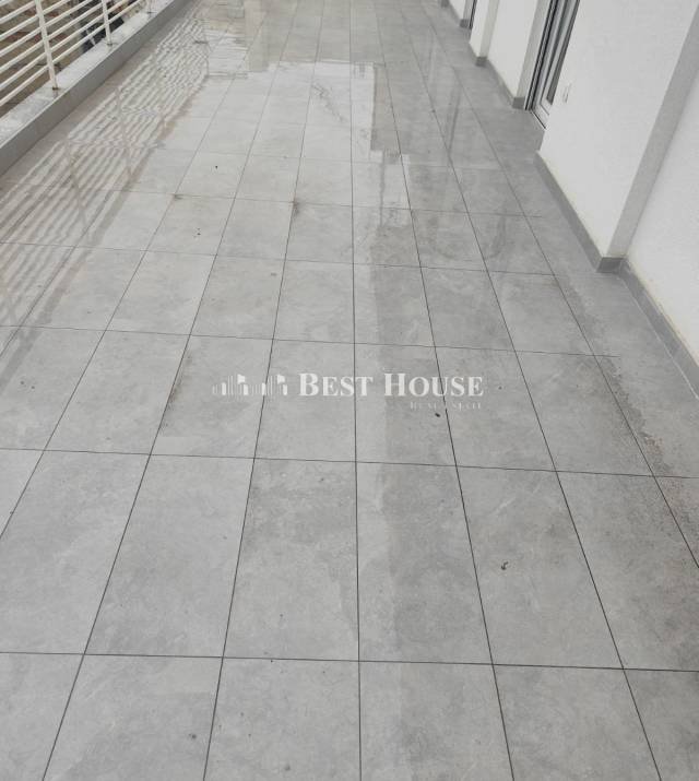 9. L7592.jpg